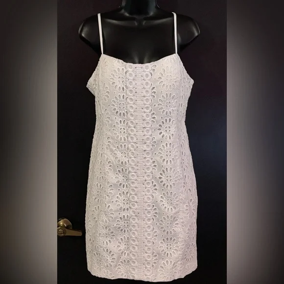 NWT Lilly Pulitzer Shelli oversized pinwheel eyelet dress. Sz 16. - Picture 4 of 17
